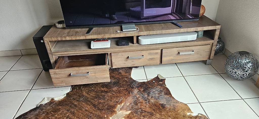 Mobili TV: TV Möbel aus Holz – Usato da Lengnau AG venduto da rockzipfel 2