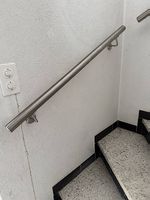 Handlauf aus gebürstetem Edelstahl 