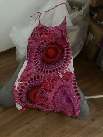 leichtes Sommerkleid Gr. 40/42......passt jedoch bei 38/40