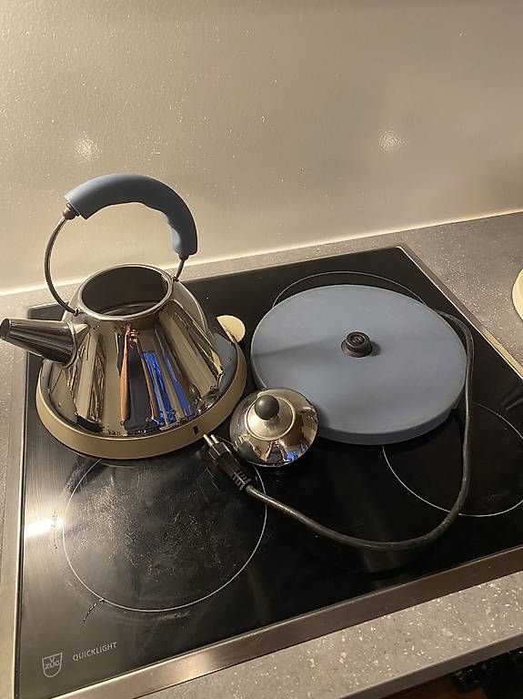 Wasserkocher: Alessi Elektrischer Design Wasserkocher – Gebraucht aus Zürich von hssg 1