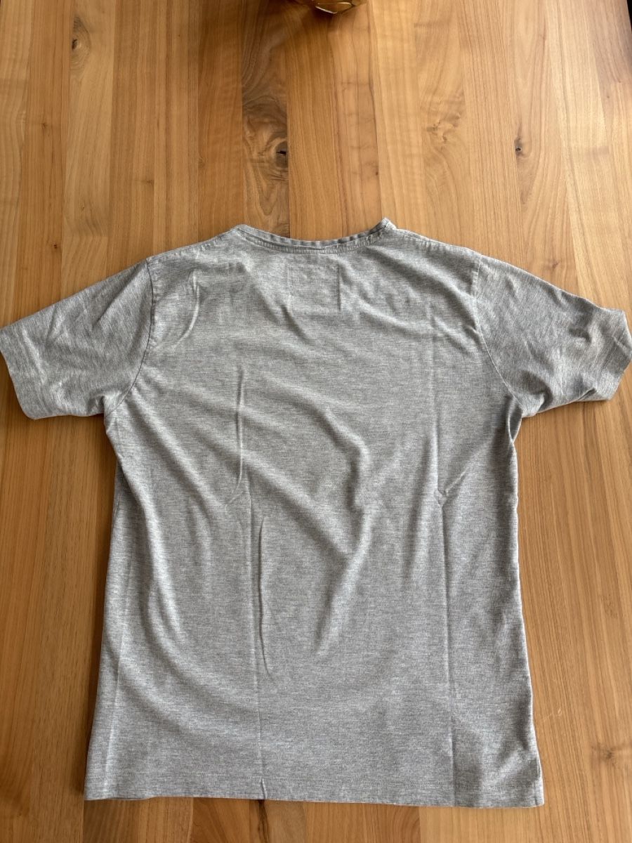 T-shirts: Graues T-Shirt Peanuts Grösse M – Neuf (Voir description) à Oberengstringen par ale_g567 1