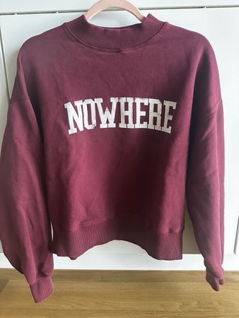 The New Society Pullover Grösse M bordeauxrot mit Print gute