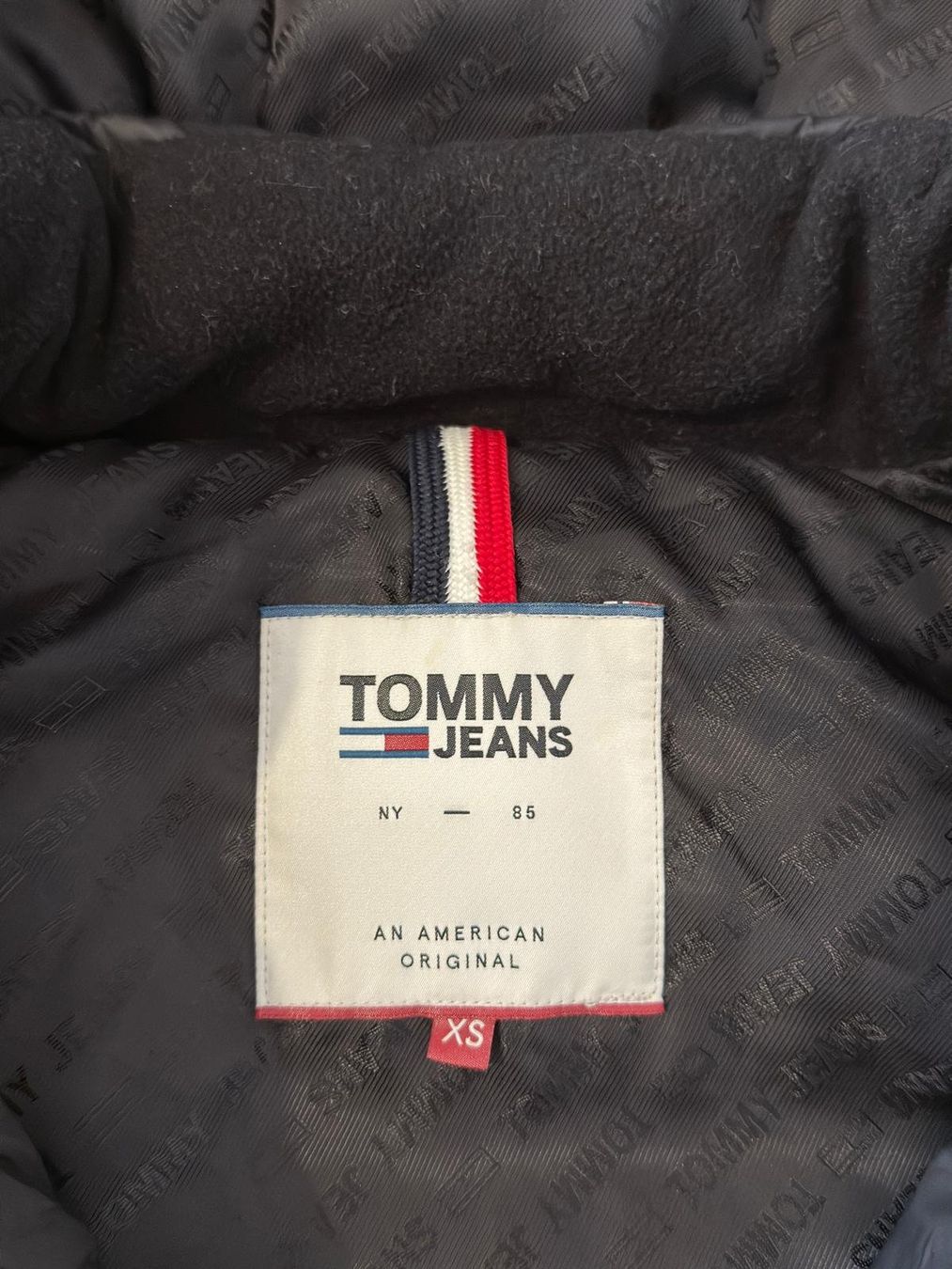 Tommy Hilfiger Gilet & Giacche senza maniche: Tommy Gilet – Usato da Biel/Bienne venduto da Stefanie_98 1