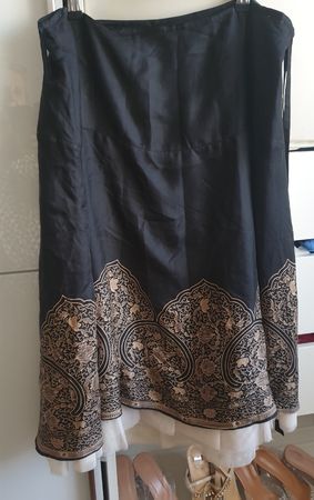 schöner Seidenjupe Gr. XL