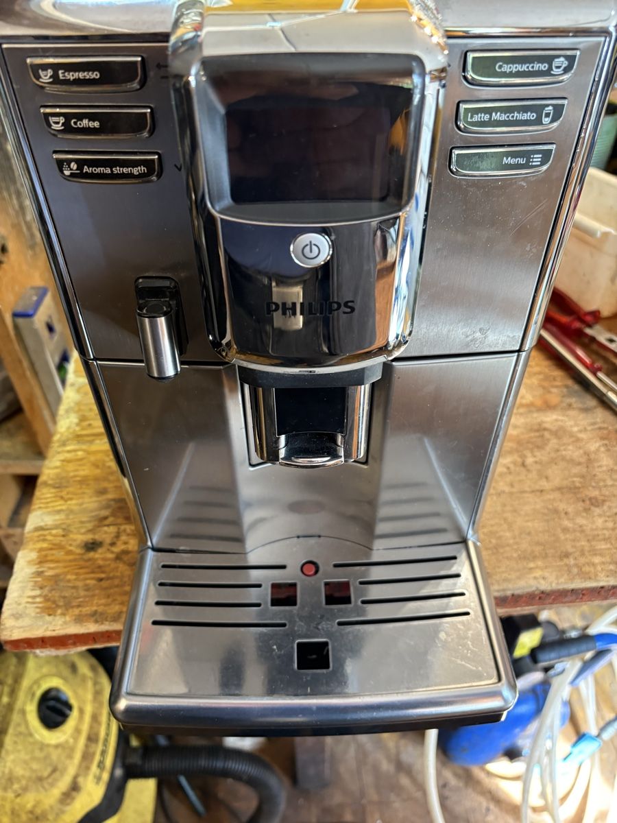 Philips Macchine per caffè & Macchine per espresso: 2 philips Kaffeemaschinen – Difettoso da steffisburg venduto da Fluehli3 3