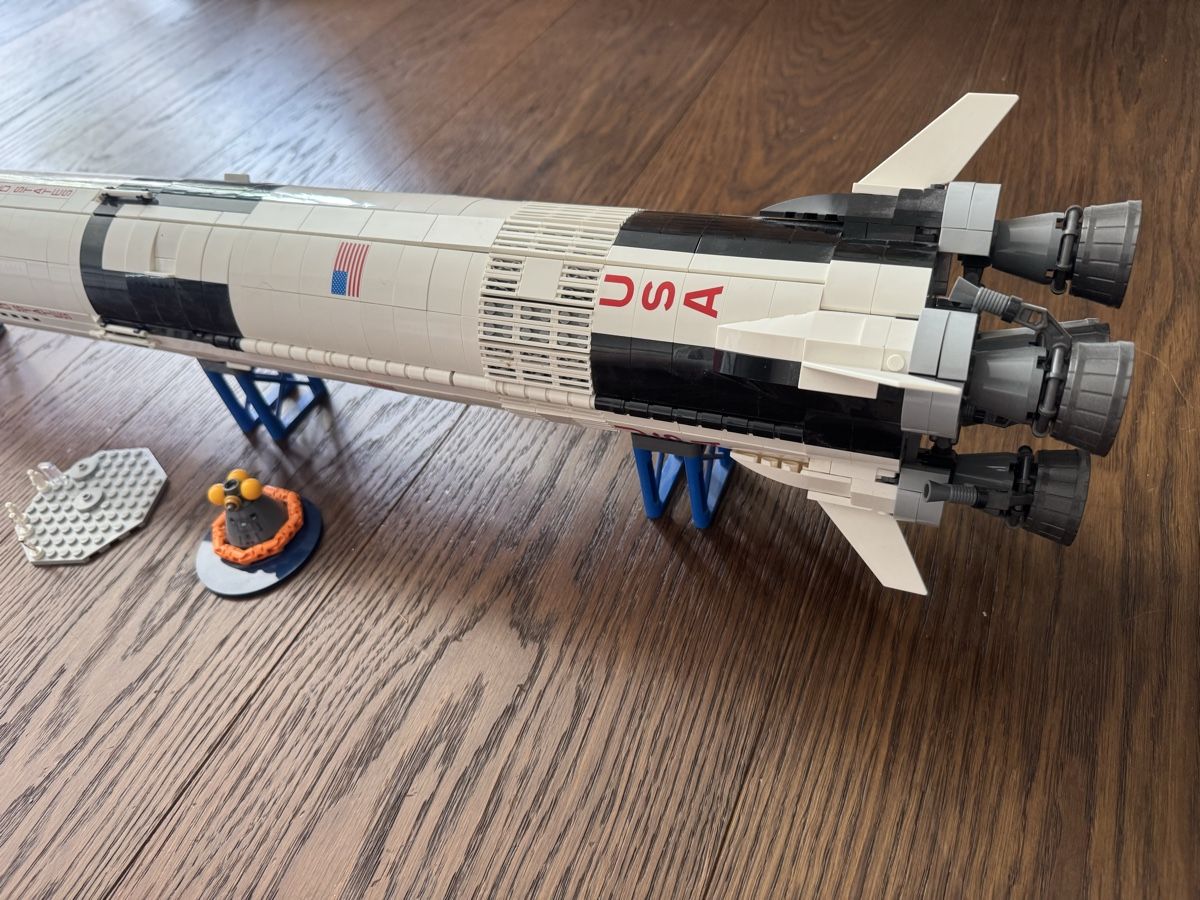 Lego Jeux de construction: LEGO NASA Apollo 11 Saturn V – D'occasion à Uster par buani 1
