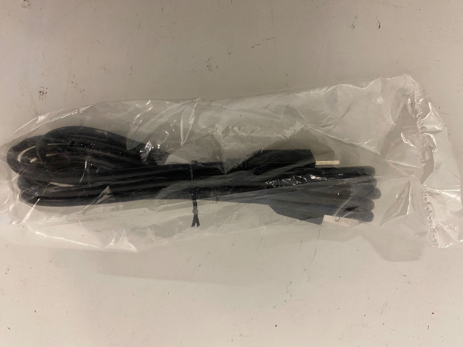 Cavi: Kabel USB Typ-A auf Typ-B – Nuovo e nell'imballaggio originale da Eschlikon TG venduto da 1.-