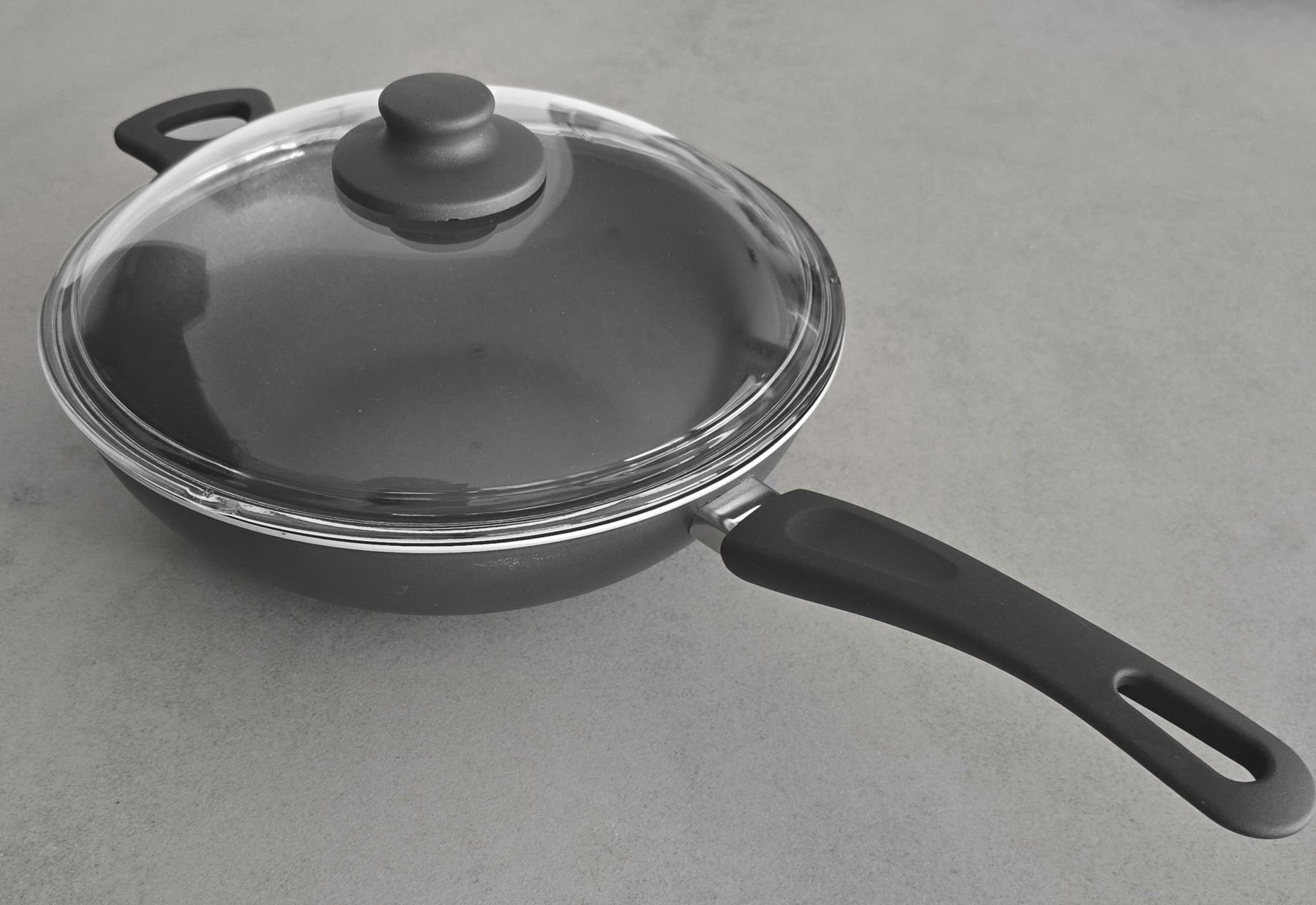 Padelle: Wok Pfanne mit Glasdeckel, neuwertig – Usato da Disentis/Mustér venduto da cla_l9hf 5