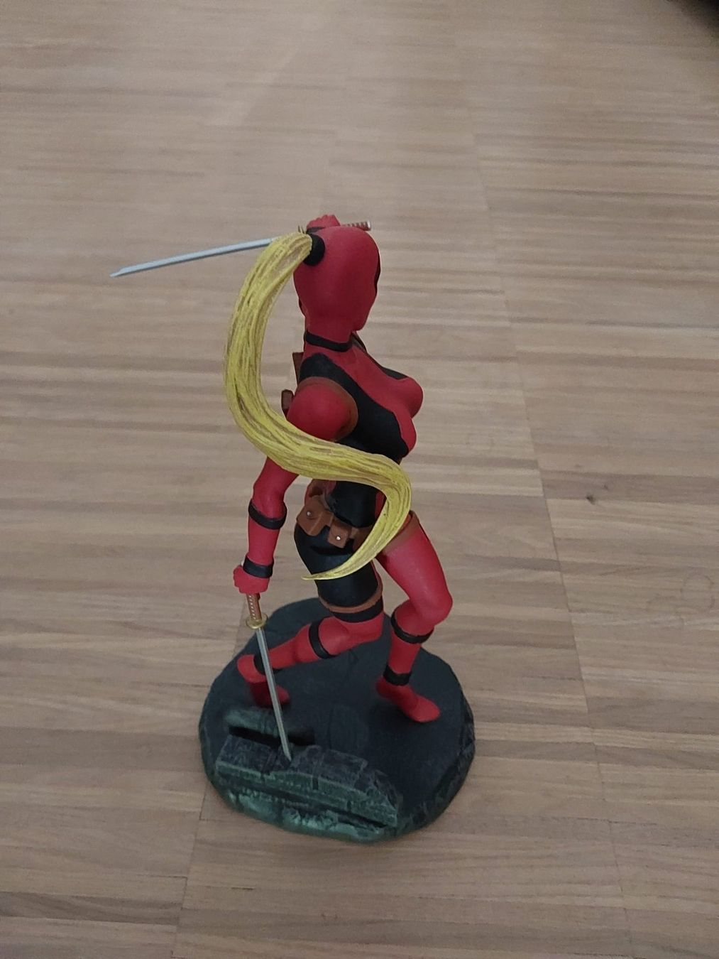 Marvel Statuette: Lady Deadpool Actionfigur – Nuovo (secondo la descrizione) da Winterthur venduto da Strubzilla 2