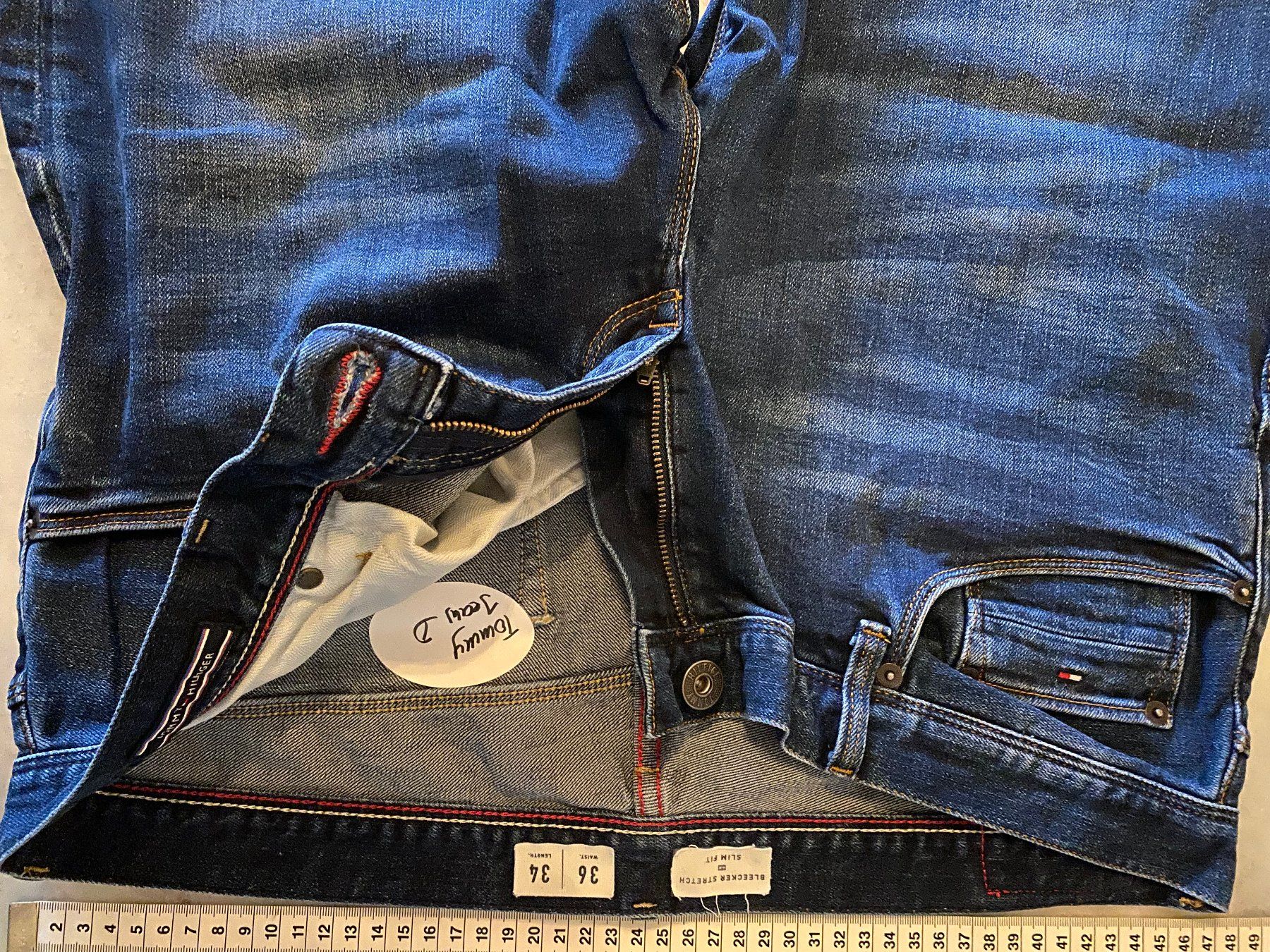 Tommy Hilfiger Jeans: Herren Tommy Hilfiger Jeans – Usato da Hinteregg venduto da Cadi1 1