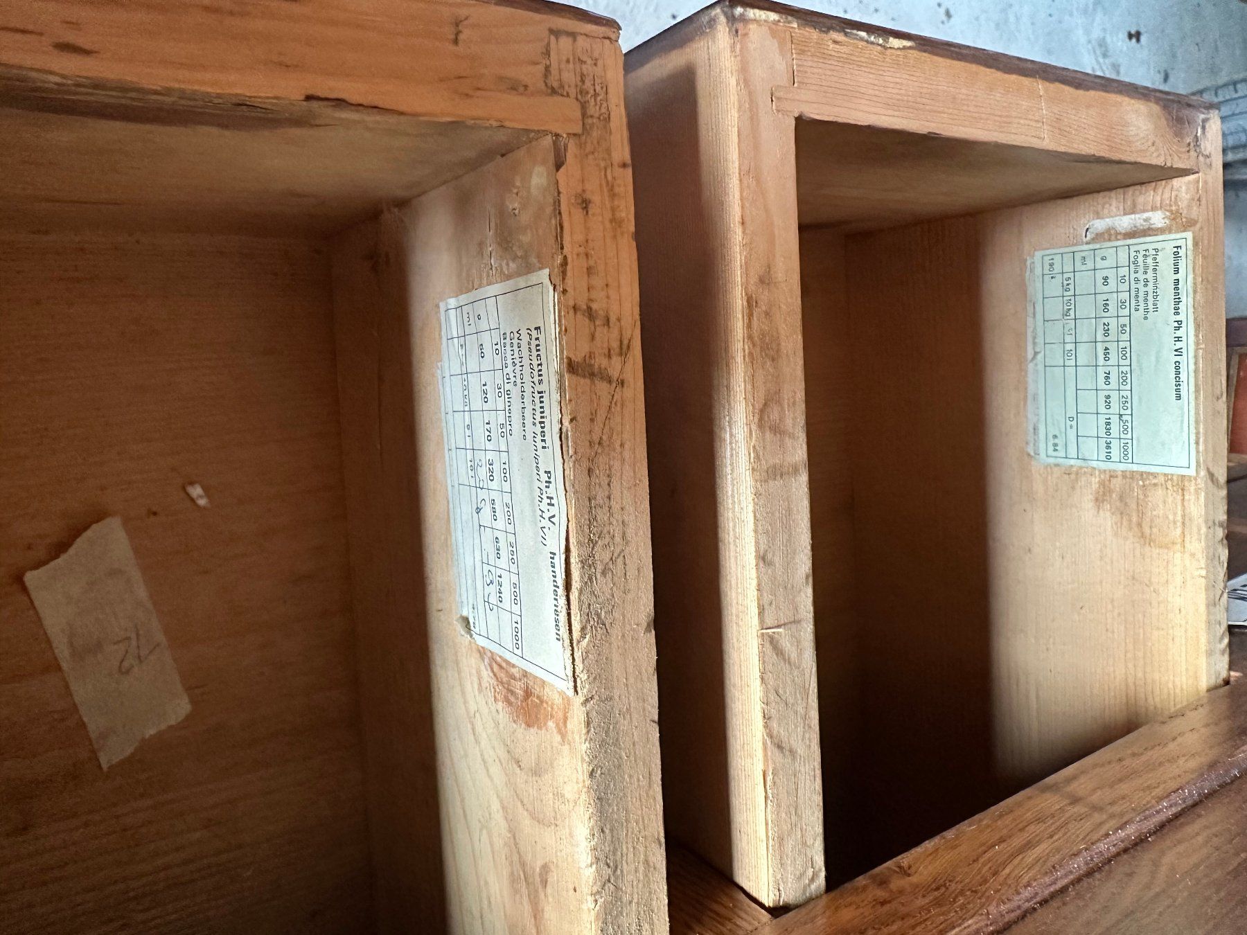 Cassettiere: Ancien meuble de droguerie – Usato da Ste-Croix venduto da BuffetSC 3
