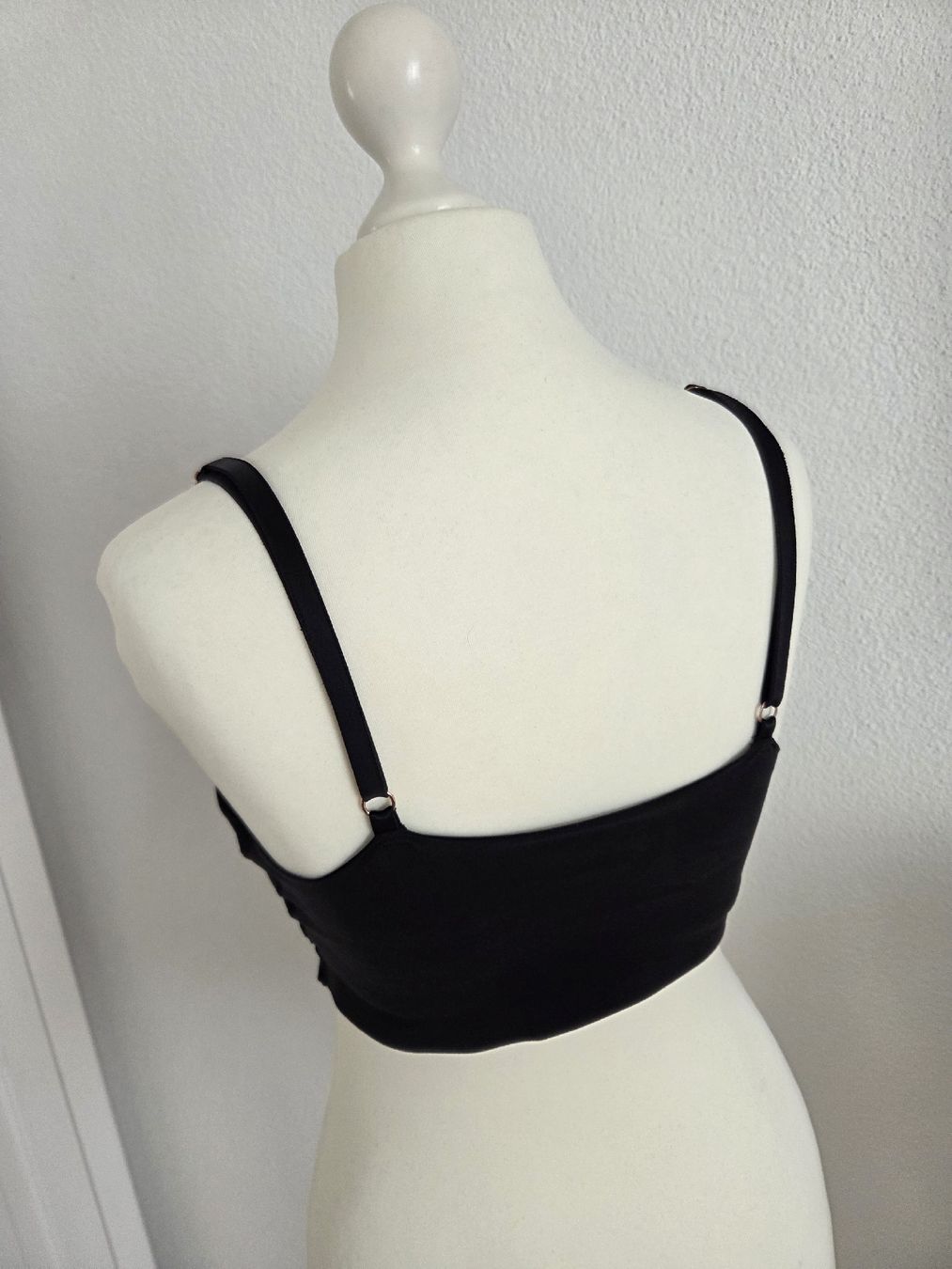 Tops: Schwarzes Bustier Top BH Grösse M Pink – Gebraucht aus Bülach von Recherchieren 2