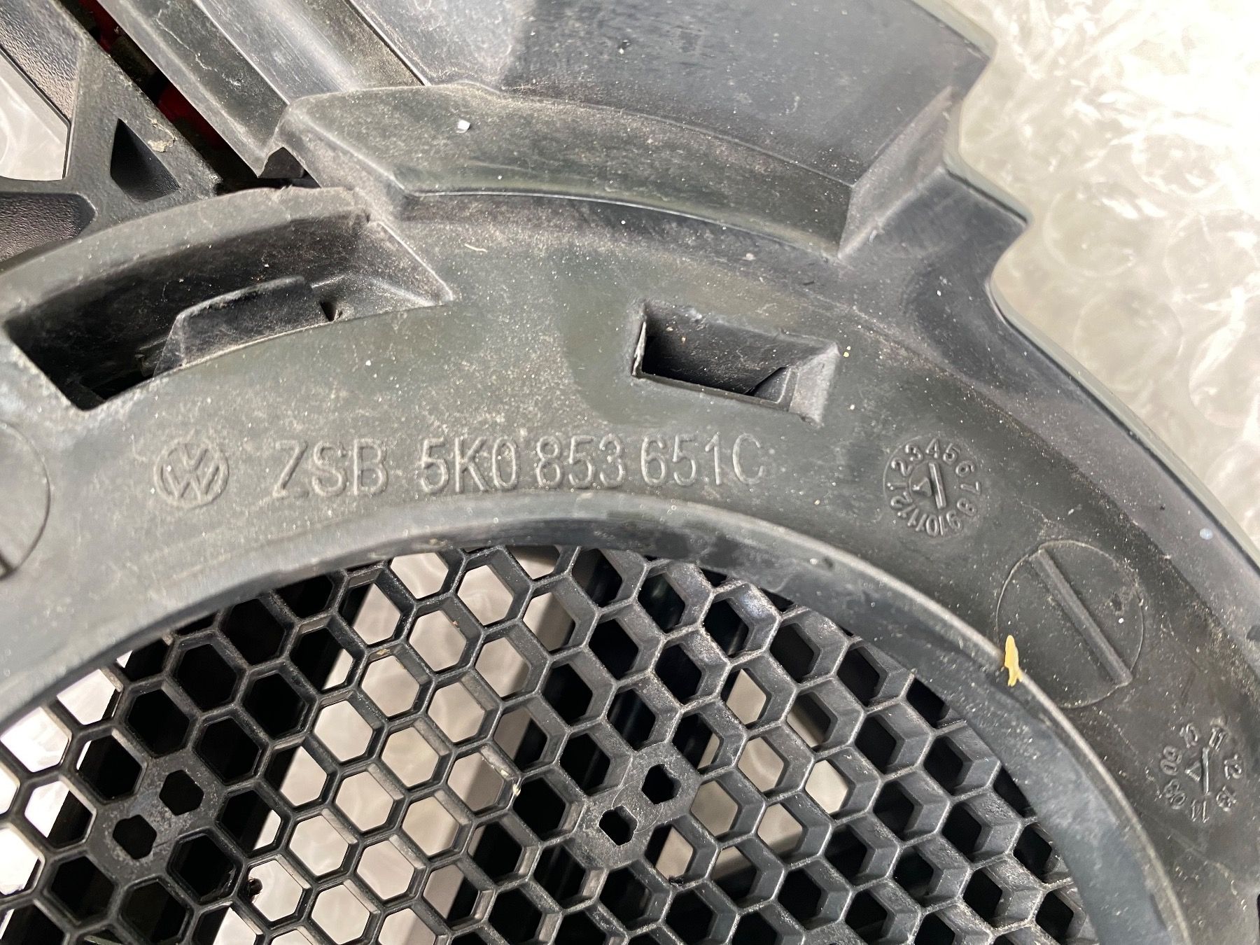 Volkswagen Alle Autoersatzteile: Kühlergrill Golf 6 GTI – Gebraucht aus Beromünster von  2