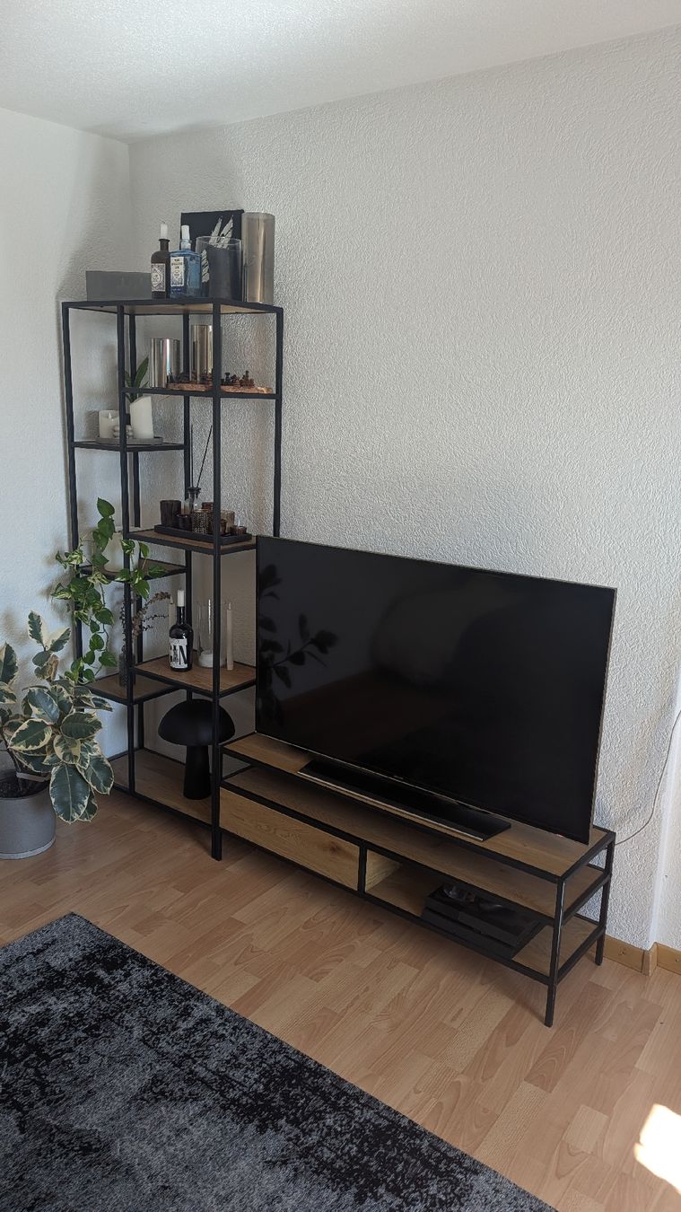 TV Möbel: Modernes 2-teiliges TV-Möbel-Set mit Eichenlook, Metall – Gebraucht aus St.Gallen von reLapseOne
