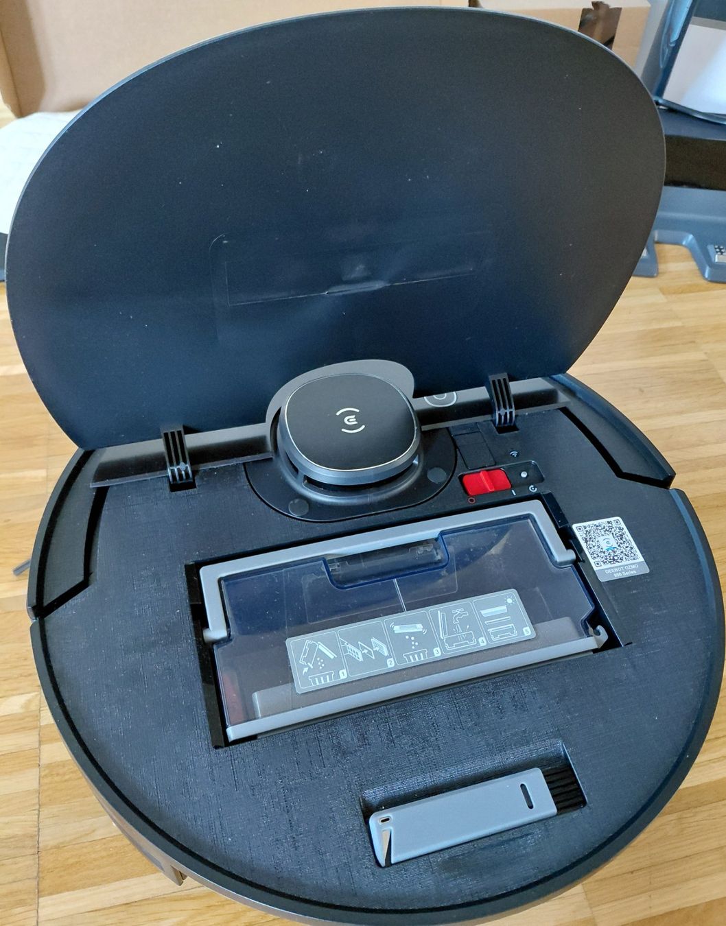 Ecovacs Aspirapolveri & Accessori: Saugroboter ECOVACS Deebot Ozmo 950 schwarz – Usato da Zürich venduto da tobiasscheid 1