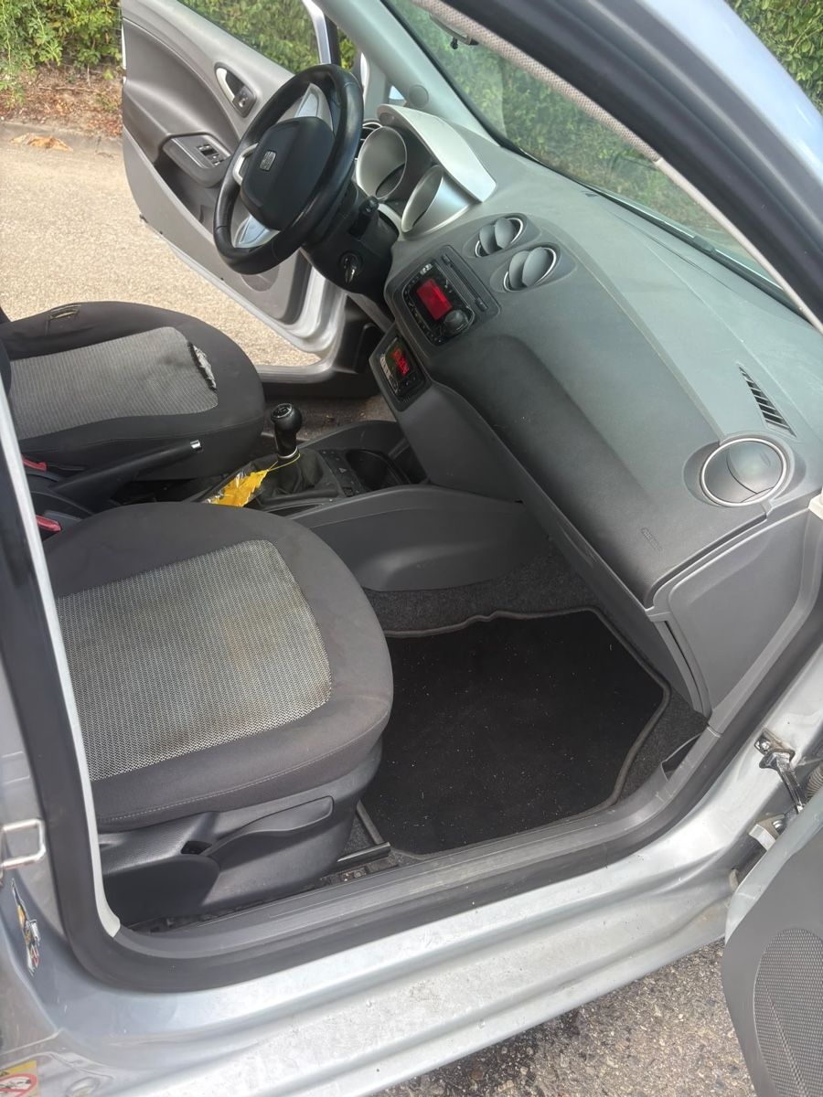 Seat Automobili: Seat ibiza 1.4 Benzin – Usato da Sursee venduto da Fion 3