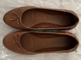 Tamaris brown ballerina size 40