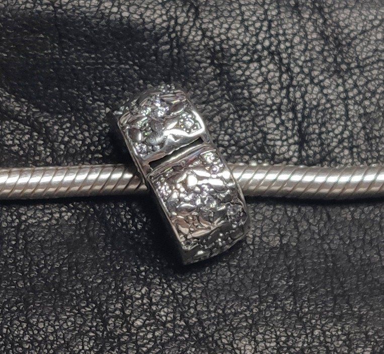 Anhänger: Clips und Sicherheitskette für Armbänder. – Neu und originalverpackt aus Lamboing von Qtrica 5