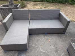 Gartenlounge Polyrattan grau mit rotem Polster guter Zustand