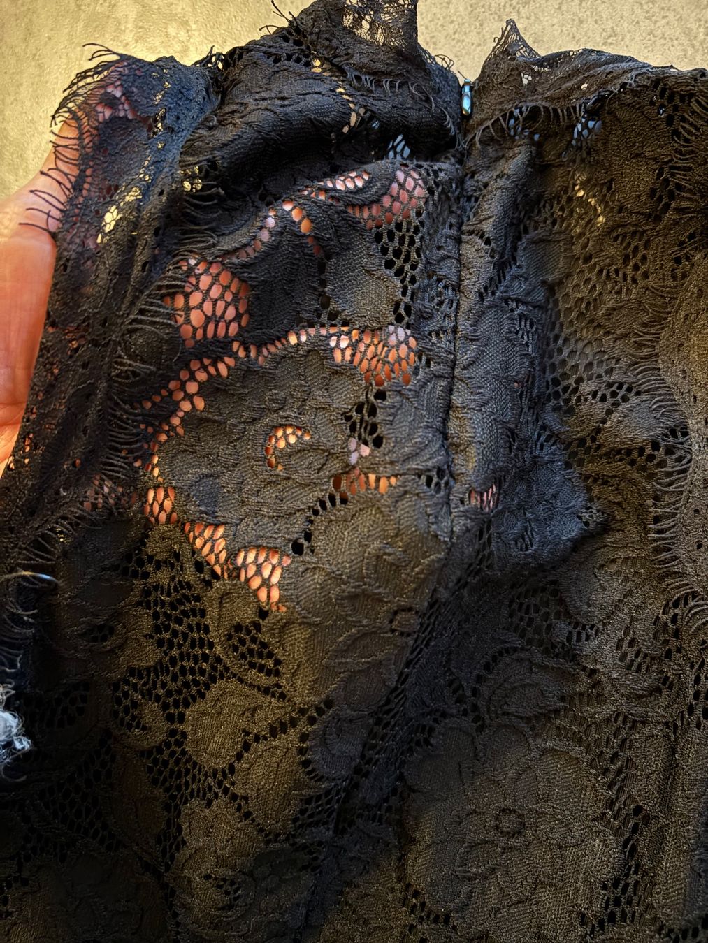 Vestiti: Wunderschönes, elegantes, Plissekleid mit Spitzen. XS/S – Usato da Malters venduto da Gisi80 2