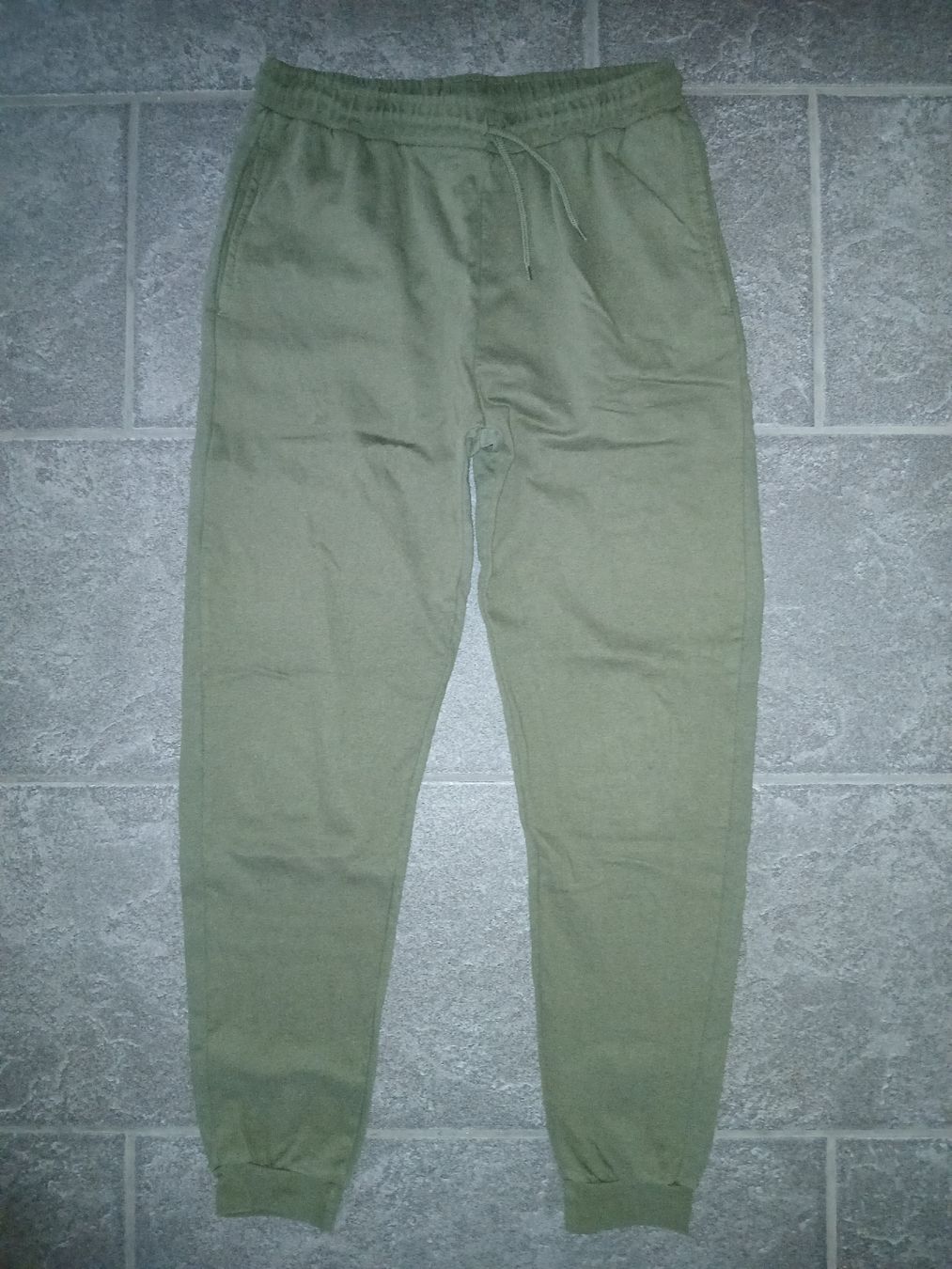 Pantaloni: Trainerhose M – Usato da recherswil venduto da papamoll71