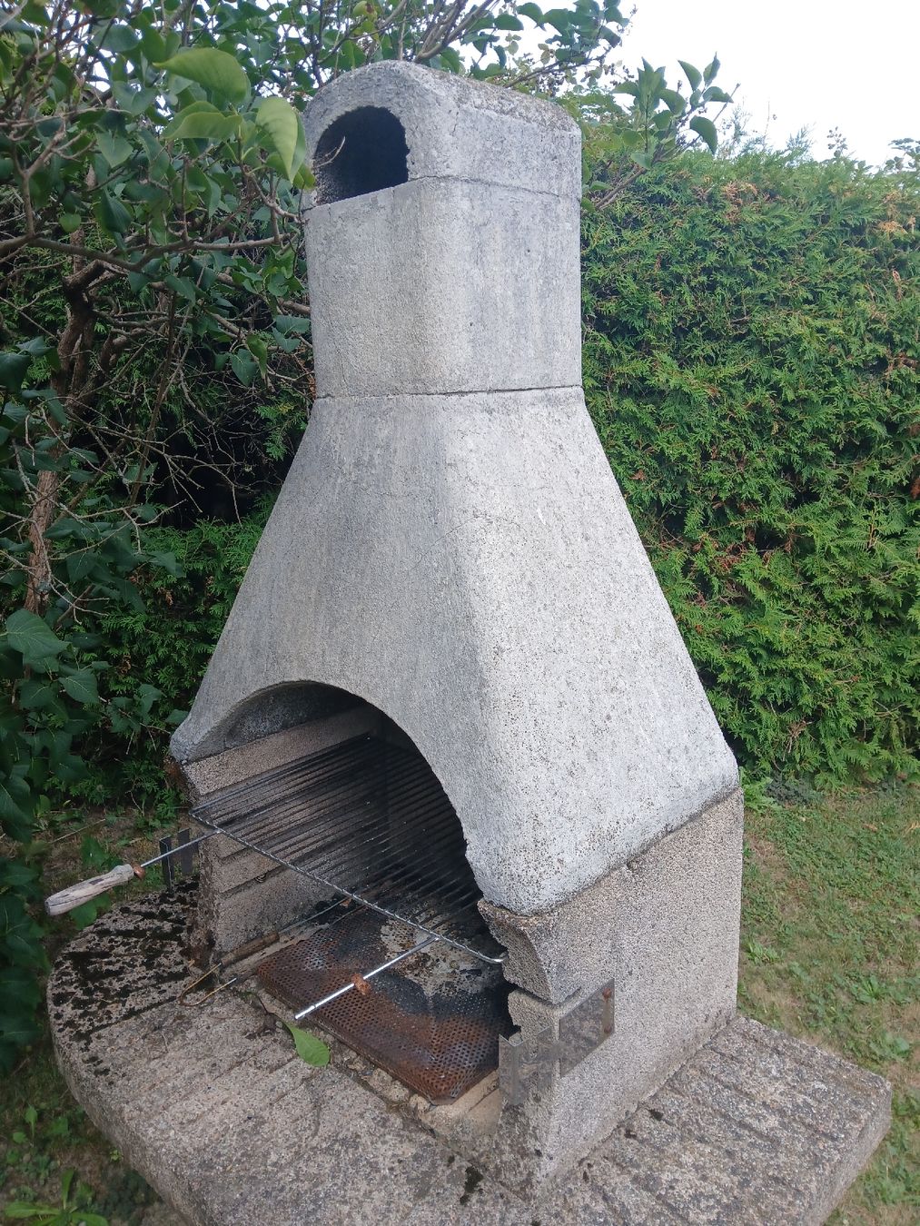 Cheminée: cheminée de jardin – D'occasion à Collombey par Lespetchs