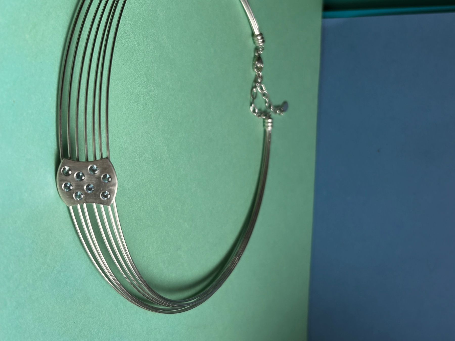 Catenine: Eleganter Silber Halsreif Collier mit Strass hellblau – Usato da Dittingen venduto da Bellevista 6