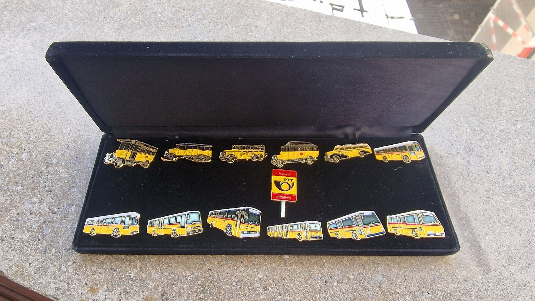 Plaketten & Abzeichen: Seltene PTT Postauto Pin Sammlung – Gebraucht aus Chur von Jotty 3