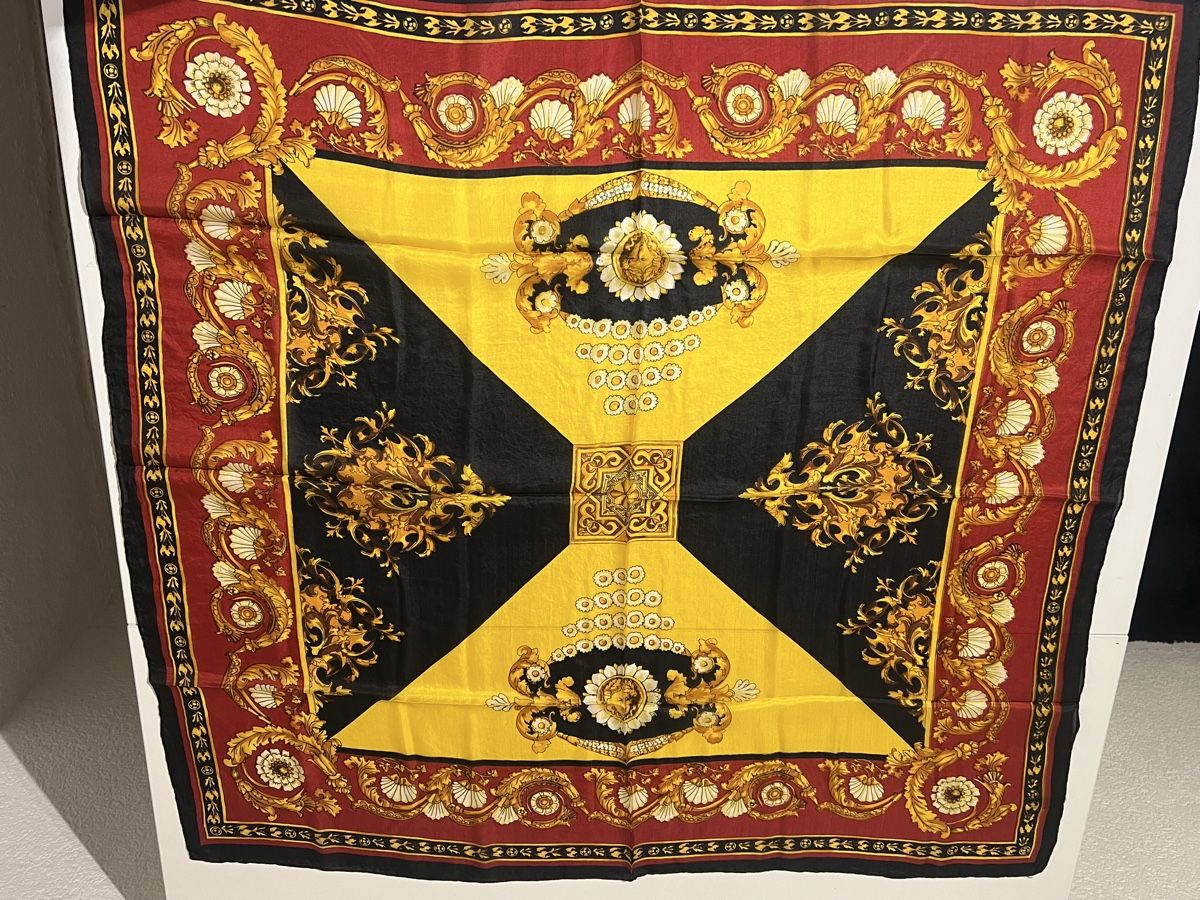 Foulards, Tücher & Schals: Foulard 100% soie – Gebraucht aus St-Pierre-Clages von ste_xk6p 3