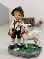 Schweizer Souvenir Figur Geissenpeter mit Gämse in OVP