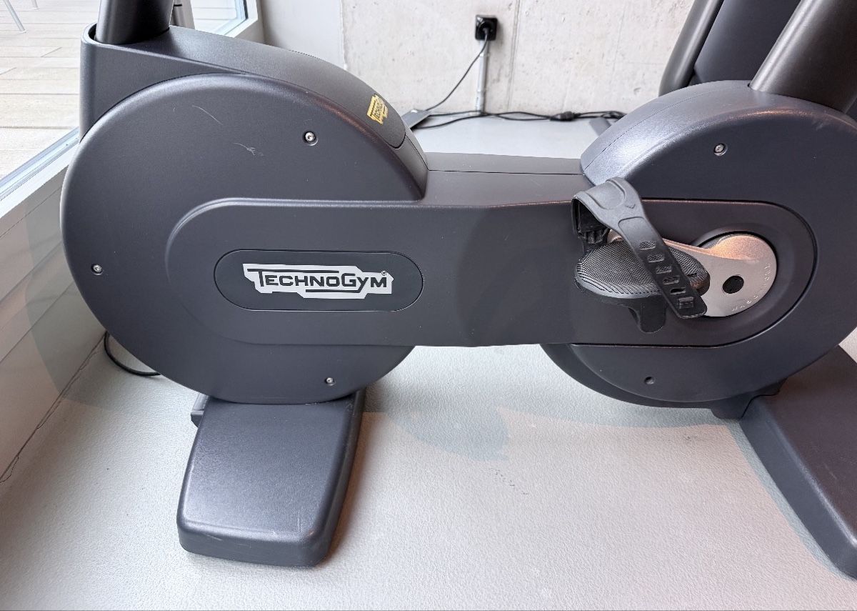 Technogym Hometrainer: Technogym Bike Forma – Defekt aus Wangen ZH von Lumei89 4