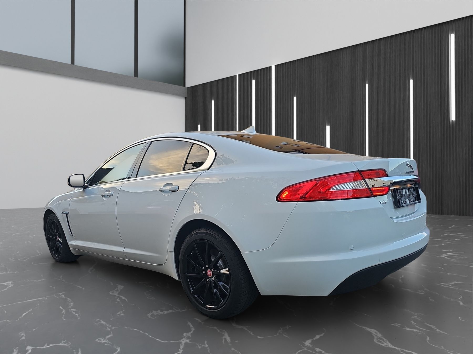 Jaguar Automobili: Jaguar XF 2.2diesel ab mfk – Usato da Basel venduto da Nikeshan 3