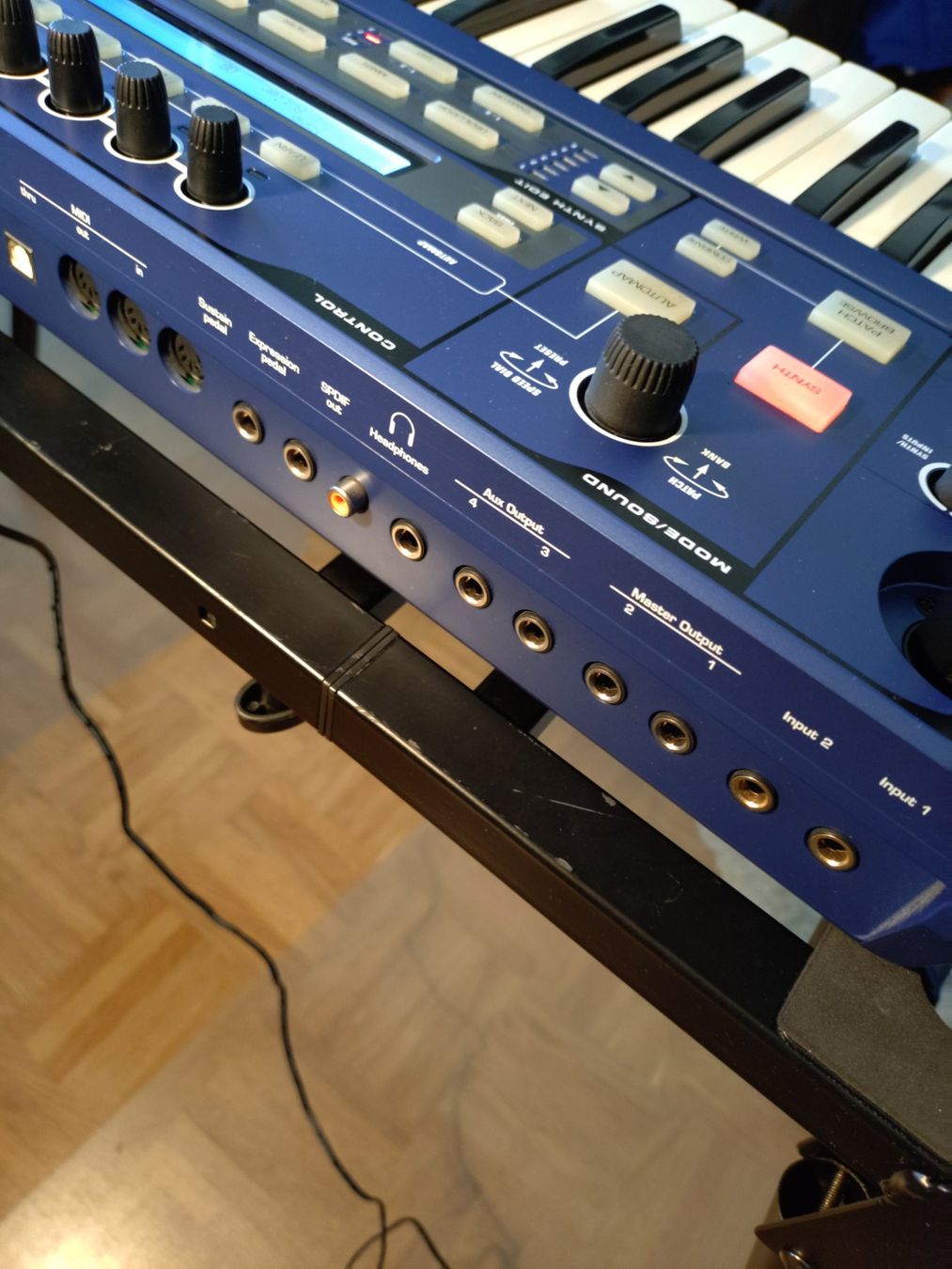 Novation Strumenti musicali: Novation ULTRANOVA  Synthesizer – Usato da Aegerten venduto da vou_89zl 2