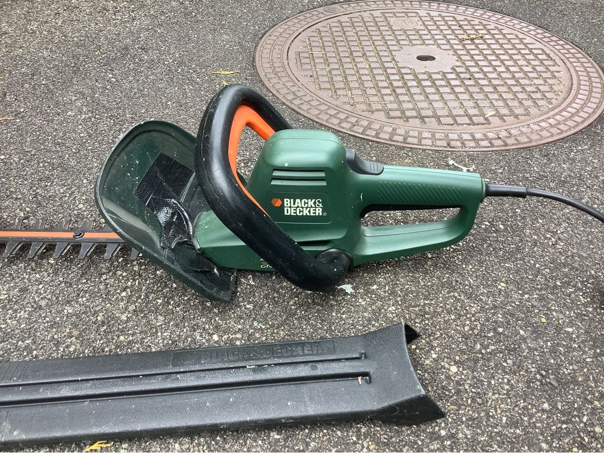 Tutti gli attrezzi: Heckenschere BLACK+DECKER – Usato da Niederhasli venduto da edi_l6pq