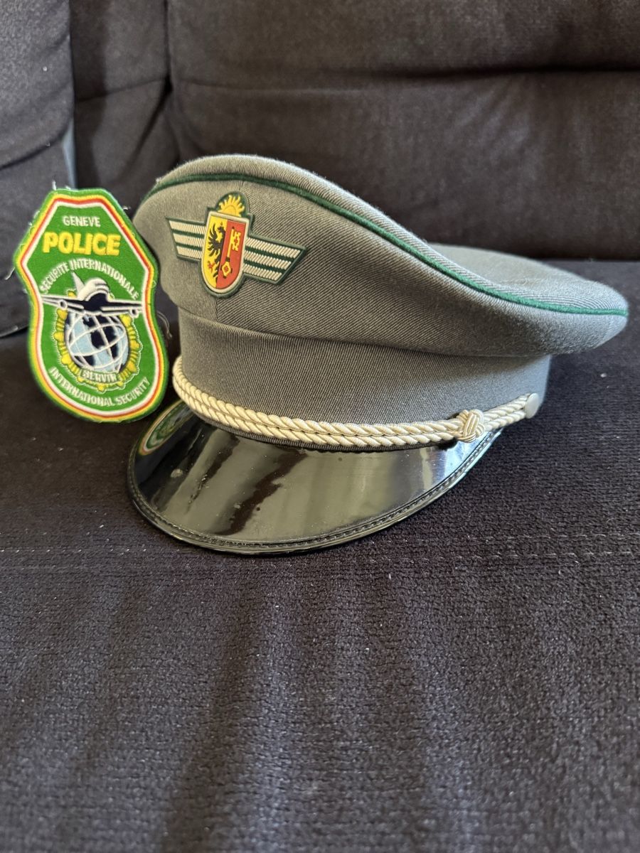 Uniformi: Police Genève - aéroport – Usato da Pailly venduto da vau_7nnr 1