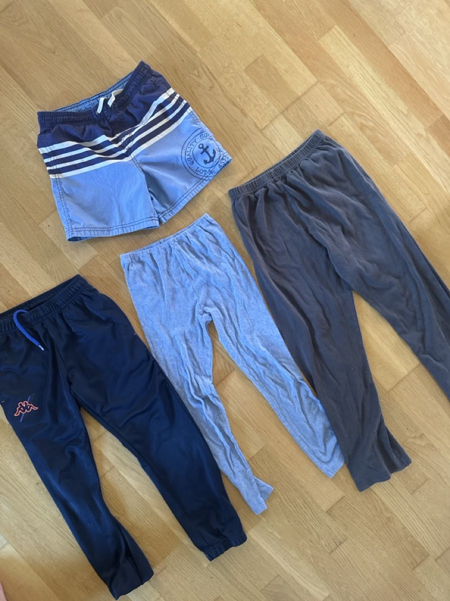 Hosen: Jungen Hosen 134/140 – Gebraucht aus Wädenswil von dorodi