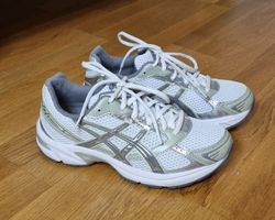 ASICS GEL-1130 – Grösse 39 – neuwertig