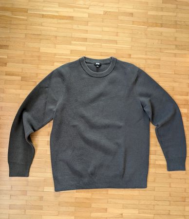 UNIQULO Sweater