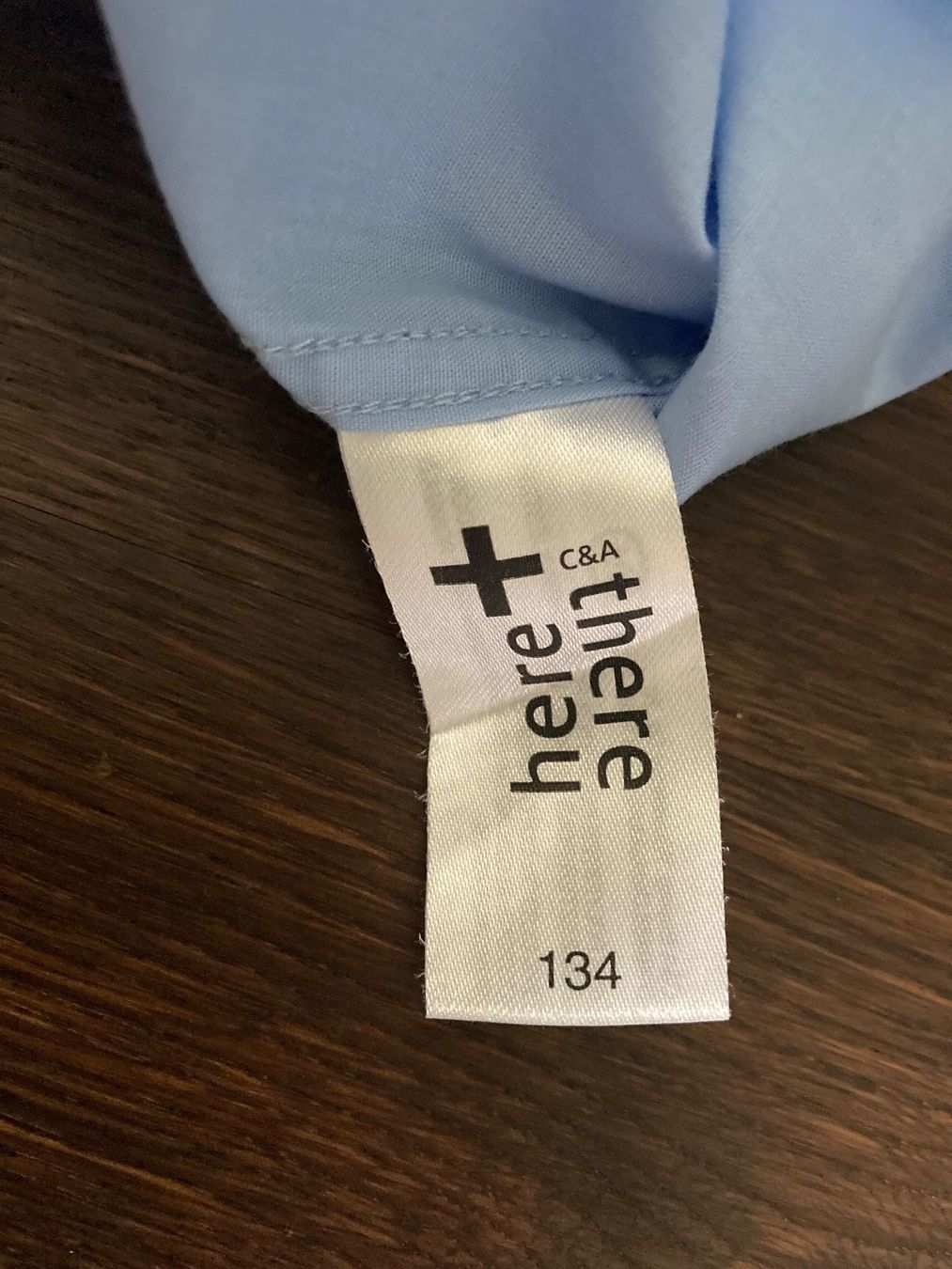 C&A Hemden, T-Shirts & Polos: Hemd hellblau, Grösse 134 für Kinder – Gebraucht aus Hochdorf von seetaler12 5