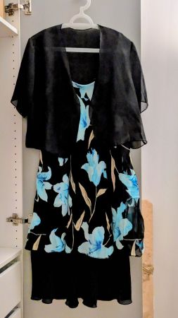 Abito floreale estivo con coprispalle nero taglia XL 🌸