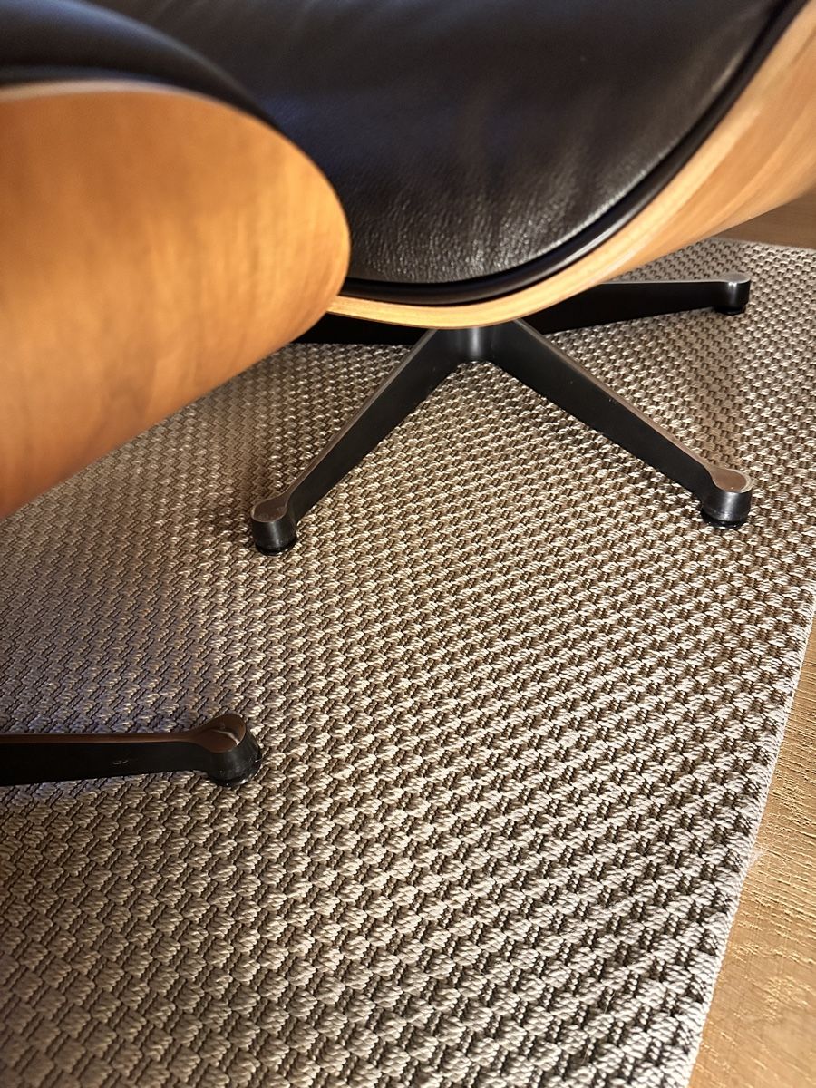 Vitra Poltrone: Original Eames Armchair and Footstool – Usato da Zürich venduto da joa_d8lb 3