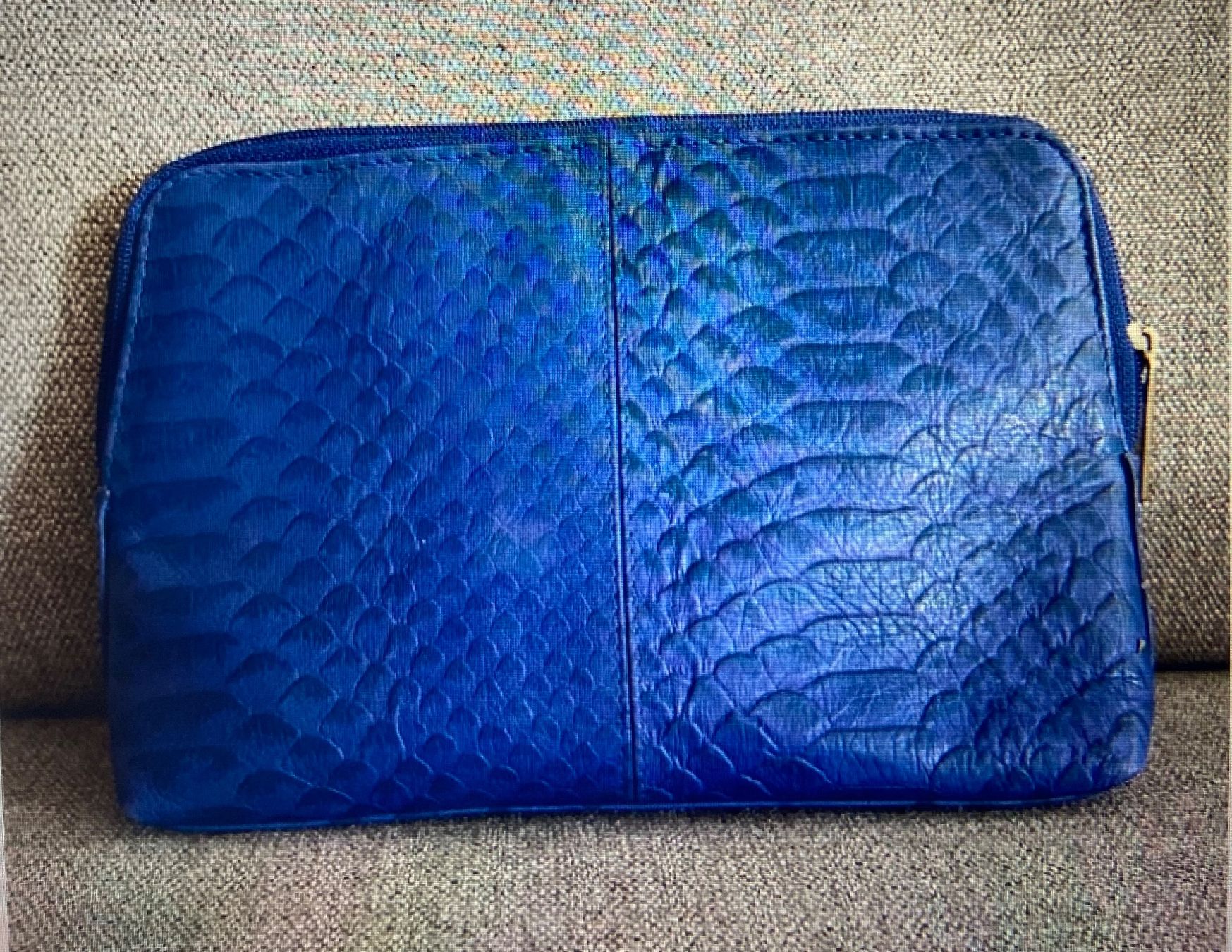 Custodie per cosmetici: FIORELLI Trousse 100% cuir écailles bleu roi – Nuovo (secondo la descrizione) da Genève venduto da kik_8jd6 2