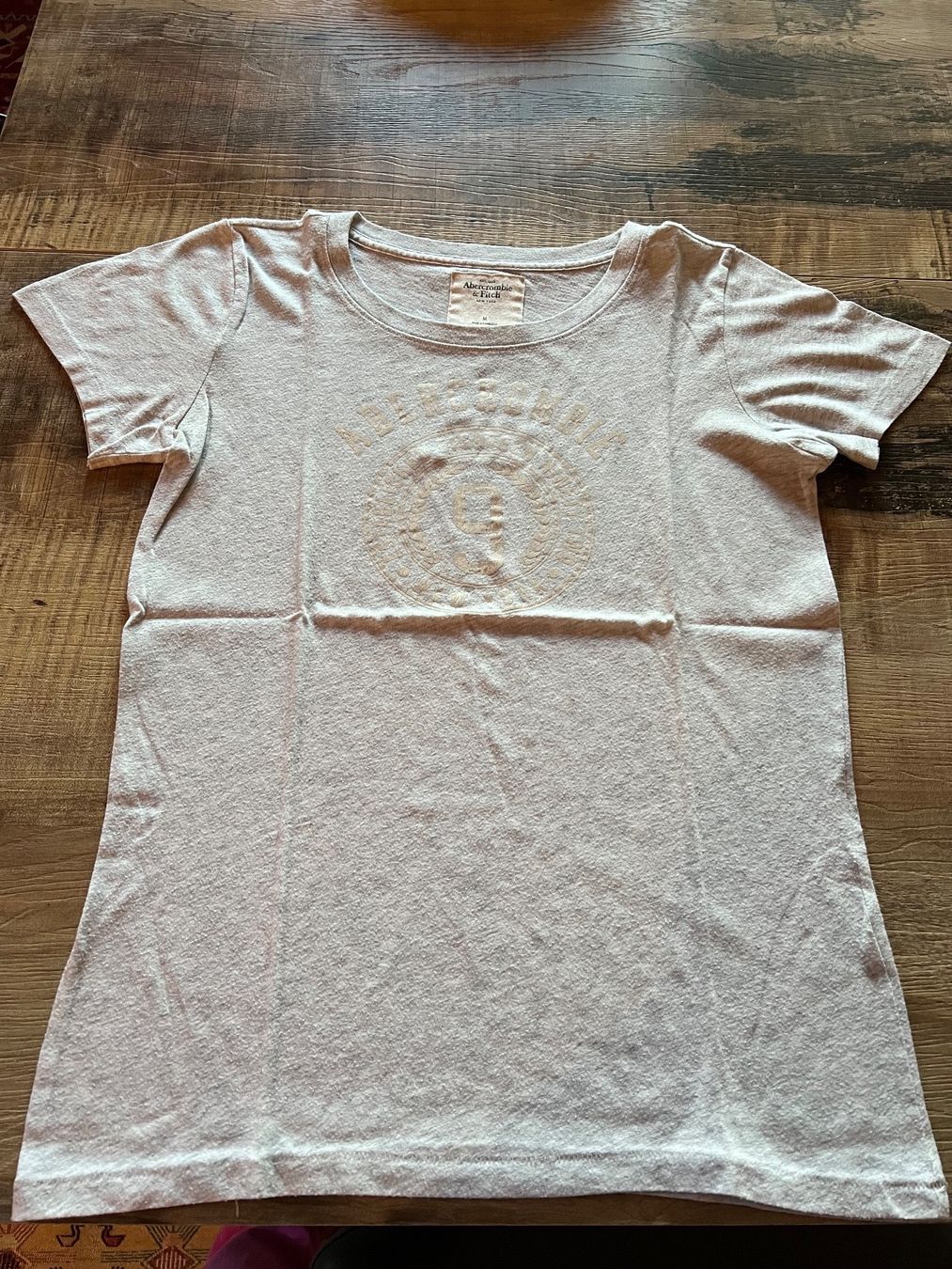 Abercrombie T-shirt: ABERCROMBIE&FITCH T.shirt – Usato da Genève venduto da Pingus2006