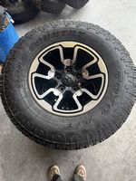 Dodge RAM Original 17 Felgen + Toyo A/T III 285/70R17