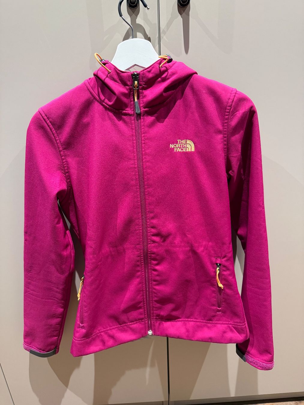 North Face Giacche: Softshelljacke pink (The North Face) – Usato da Rorschach venduto da Chbreiti
