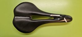 Velosattel PRO Turnix mit Öffnung 152 mm