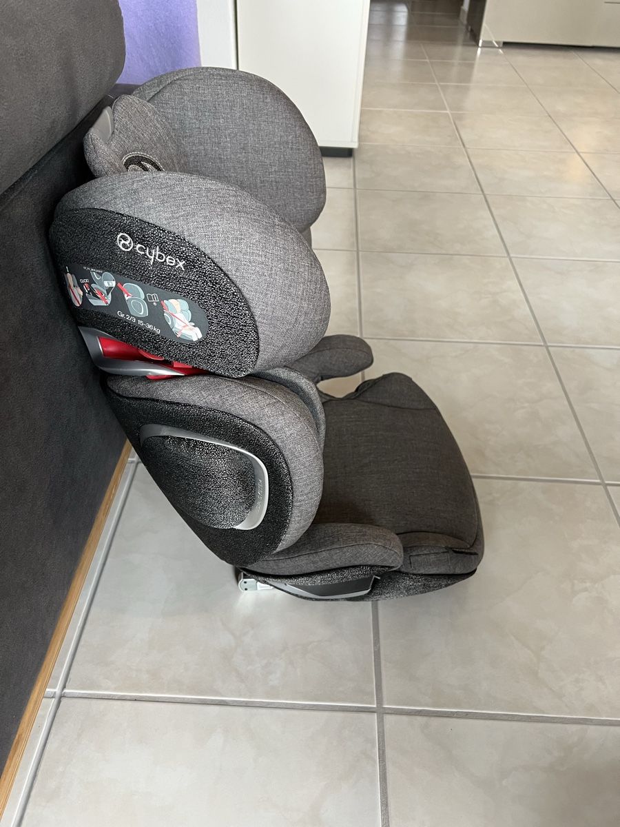 Cybex Auto-Kindersitze: Cybex Solution Z-Fix Plus, Farbe: Manhatten Grey – Gebraucht aus Wallisellen von SPKWichtel 3
