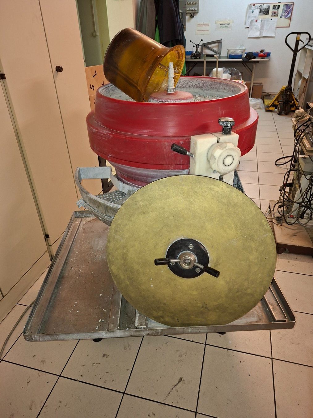 Tutte le macchine: vibreur polyservice P60 – Usato da Genève venduto da Pako4444 1