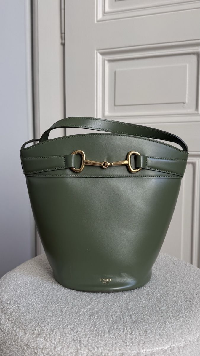 Celine Borse da donna: Céline olive bucket bag – Usato da Genève venduto da val_5jbf