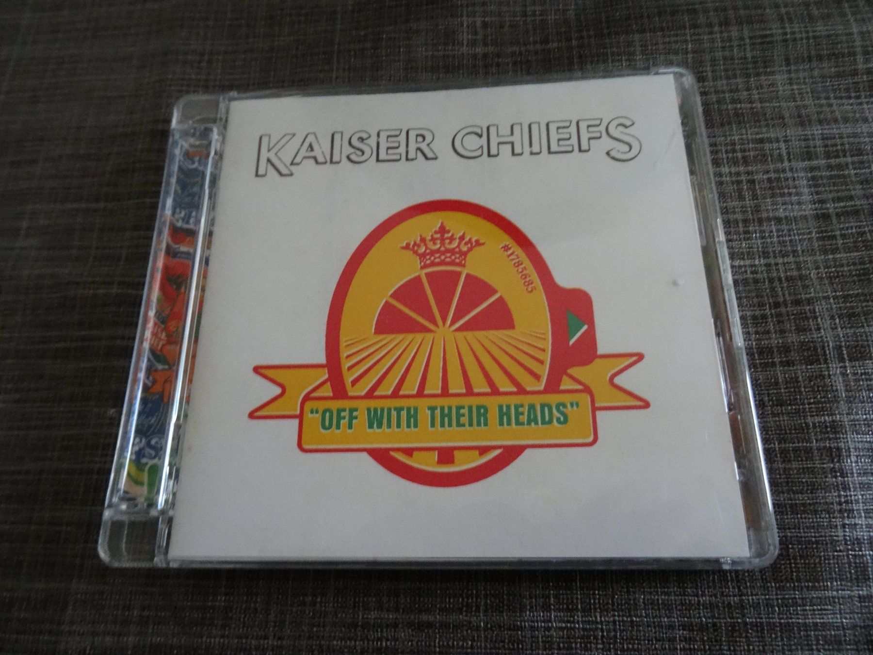 CD: Kaiser Chiefs - Off with their heads CD – Usato da Olten venduto da Disc-Ausverkauf